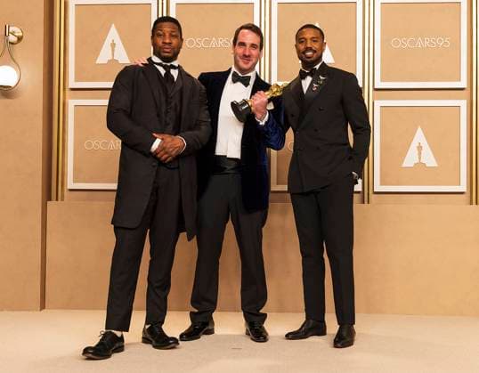 (L-R) Jonathan Majors, James Friend and Michael B. Jordan pose in the press room of the 95th edition of the Academy Awards ceremony, at the Dolby Theater in Hollywood, USA, 12 March 2023. James Friend won the Oscar for Best Cinematography for the film All Quiet On The Western Front . 95th edition of the Academy Awards in Hollywood !ACHTUNG: NUR REDAKTIONELLE NUTZUNG!  Copyright: xArmandoxArorizox AME1946 20230313-7b747c0f9039763066ec31e6f365c5dc7572a856