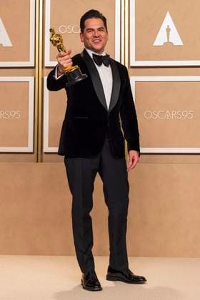 Jonathan Wang, of the film Everything Everywhere All at Once , pose with his oscar award in the press room of the 95th edition of the Academy Awards ceremony, at the Dolby Theater in Hollywood, USA, 12 March 2023. 95th edition of the Academy Awards in Hollywood !ACHTUNG: NUR REDAKTIONELLE NUTZUNG!  Copyright: xArmandoxArorizox AME1974 20230313-a788a8ebce810c939bbb7bb3f0db9a4f8d48f665