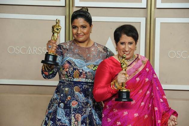 Kartiki Gonsalves, Guneet Monga in the press room for 95th Academy Awards - Photo Room, Dolby Theatre, Los Angeles, CA March 12, 2023. Photo By: Elizabeth Goodenough Everett Collection in the press room for 95th Academy Awards - Photo Room, Dolby Theatre, Los Angeles, CA March 12, 2023. Photo By: Elizabeth Goodenough Everett Collection PUBLICATIONXNOTxINxCANxCHNxFRAxITAxJPNxNORxPOLxRUSxESPxUKxUSA