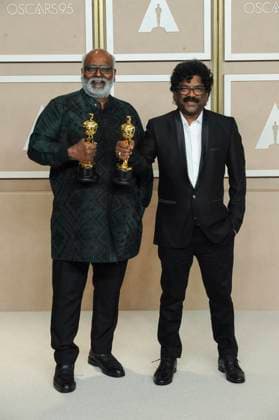 M. M. Keeravani, Chandrabose in the press room for 95th Academy Awards - Photo Room, Dolby Theatre, Los Angeles, CA March 12, 2023. Photo By: Elizabeth Goodenough/Everett Collection in the press room for 95th Academy Awards - Photo Room, Dolby Theatre, Los Angeles, CA March 12, 2023. Photo By: Elizabeth Goodenough/Everett Collection PUBLICATIONXNOTxINxCANxCHNxFRAxITAxJPNxNORxPOLxRUSxESPxUKxUSA
