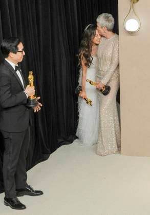 Michelle Yeoh, Jamie Lee Curtis in the press room for 95th Academy Awards - Photo Room, Dolby Theatre, Los Angeles, CA March 12, 2023. Photo By: Elizabeth Goodenough/Everett Collection in the press room for 95th Academy Awards - Photo Room, Dolby Theatre, Los Angeles, CA March 12, 2023. Photo By: Elizabeth Goodenough/Everett Collection PUBLICATIONXNOTxINxCANxCHNxFRAxITAxJPNxNORxPOLxRUSxESPxUKxUSA