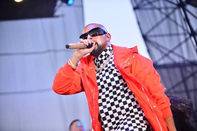 MIAMI GARDENS, FLORIDA - MARCH 12: Sean Paul performs live on stage during The 16th Annual Jazz in The Gardens Music Fest (JITG) day2 at Hard Rock Stadium on March 12, 2023 in Miami Gardens, Florida. Copyright: xMPI10x xMediaPunchx
