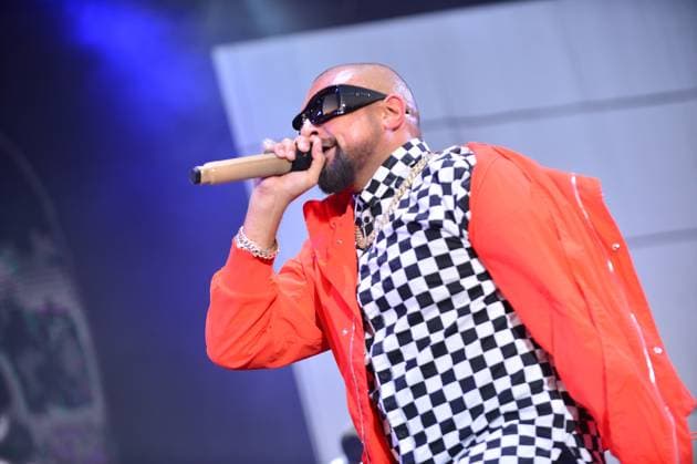 MIAMI GARDENS, FLORIDA - MARCH 12: Sean Paul performs live on stage during The 16th Annual Jazz in The Gardens Music Fest (JITG) day2 at Hard Rock Stadium on March 12, 2023 in Miami Gardens, Florida. Copyright: xMPI10x xMediaPunchx