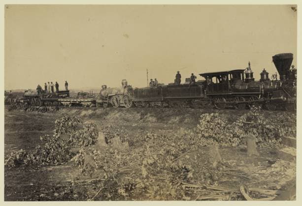 RECORD DATE NOT STATED Remains of wreck on the track, ready for transportation to Alexandria. This train was thrown from the track by the Rebels. Title from item, Published in: Russell s Civil War photographs : 116 historic prints by Andrew J. Russell ; with a preface by Joe Buberger and Matthew Isenberg. New York : Dover Publications, c1982, no. 105. Railroads, Virginia, 1860-1870, Railroad accidents, Virginia, 1860-1870, United States, History, Civil War, 1861-1865, Transportation. Copyright: xpiemagsx civwarpietiff12032023-8585 !ACHTUNG AUFNAHMEDATUM GESCHÄTZT!