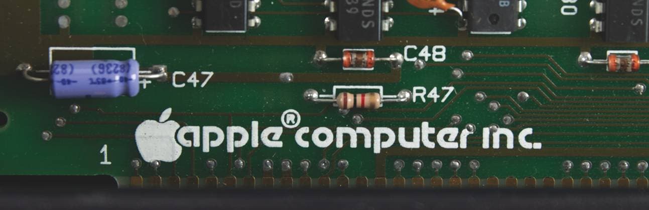 PICTURE SHOWS: An upcoming auction is set to include a selection of vintage Apple products for sale, including one of tech company s first computers. The fully functional Apple-1 computer was used in one of the first PC shops in America and was later signed by Steve Wozniak, co-founder of Apple Inc. The model was initially used as a demonstration system at the Data Domain computer store in Columbus, Indiana, in 1977. Boston auctioneers RR Auction say: It is a rarity as a signed, operational, and undiscovered Apple-1, not logged in the Apple-1 Registry until this year. The Apple-1 was originally conceived by Steve Jobs and Steve Woz Wozniak as a bare circuit board to be sold as a kit and completed by electronics hobbyists, their Copyright: xx 52527161 EDITORIAL USE ONLY. NOT FOR USE BY NEWSPAPERS BASED IN THE UK.