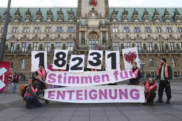 News Themen der Woche KW11 Unterschriften für Enteignung *** NUR FÜR REDAKTIONELLE ZWECKE *** EDITORIAL USE ONLY ***<p>Über 18000 Unterschriften gesammelt für die Enteignung von Wohneigentum in Hamburg< p> LOK Deutschland Hamburg Copyright: MichaelxRauhe *** Signatures for expropriation FOR EDITORIAL PURPOSES ONLY EDITORIAL USE ONLY p Over 18000 signatures collected for expropriation of residential property in Hamburg p LOK Germany Hamburg Copyright MichaelxRauhe Copyright: MichaelxRauhe doc7pbdqerucmv136tqb80f ,EDITORIAL USE ONLY