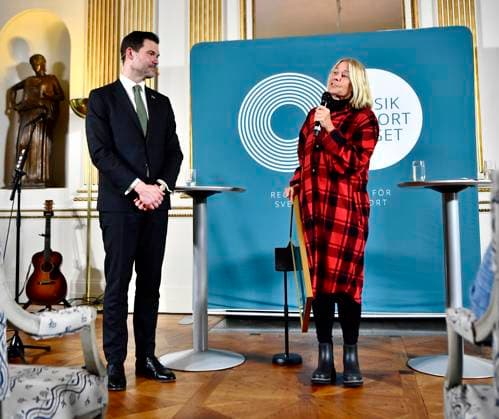 STOCKHOLM 230314 Aid and Foreign Trade Minister Johan Forssell presents the governments honorary award for numerous efforts for Swedish music exports in 2022 to Marie Ledin in the Bla Salongen at the Ministry of Foreign Affairs Stockholm Sweden POL x12150x,  Copyright: xCaisaxRasmussenx xTTx MUSIKEXPORTPRISET TTABB0000000000170115