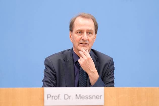 Bundespressekonferenz Prognose zur Treibhausgasbilanz 2022 Aktuell,15.03.2023, Berlin, Prof. Dr. Dirk Messner im Portrait bei der Vorstellung der Prognose zur Treibhausgasbilanz 2023 Berlin Berlin Deutschland *** Federal Press Conference Forecast on greenhouse gas balance 2022 Current,15 03 2023, Berlin, Prof Dr Dirk Messner in portrait at the presentation of the forecast on greenhouse gas balance 2023 Berlin Berlin Germany