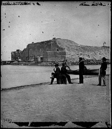 RECORD DATE NOT STATED Charleston, South Carolina Fort Sumter, from the sand-bar. Civil war photographs, 1861-1865 , Selected Civil War Photographs, 1861-1865. United States, History, Civil War, 1861-1865, Military facilities, Charleston (S.C.), History, Civil War, 1861-1865, Forts & fortifications, United States, South Carolina, Charleston. Copyright: xpiemagsx civwarpietiff12032023-18558 !ACHTUNG AUFNAHMEDATUM GESCHÄTZT!