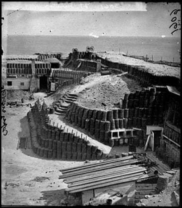 RECORD DATE NOT STATED Charleston, South Carolina Interior of Fort Sumter with gabions; another view. Civil war photographs, 1861-1865 , Selected Civil War Photographs, 1861-1865. United States, History, Civil War, 1861-1865, Military facilities, United States, History, Civil War, 1861-1865, Equipment and supplies, Charleston (S.C.), History, Civil War, 1861-1865, Forts & fortifications, Slave trade, United States, South Carolina, Charleston. Copyright: xpiemagsx civwarpietiff12032023-18564 !ACHTUNG AUFNAHMEDATUM GESCHÄTZT!
