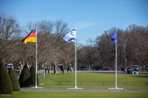 Benjamin Netanyahu at Bellevue Palace, entry in the guest book of the Federal President Frank Walter Steinmeier of the Prime Minister of the State of Israel, Benjamin Netanyahu at Bellevue Palace Berlin Berlin Germany