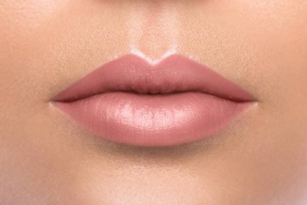 Close up of beautiful pink female lips Close up of beautiful female lips ,model released, Symbolfoto Copyright: xZoonar.com blackdayx 18510818 ,model released, Symbolfoto ,property released