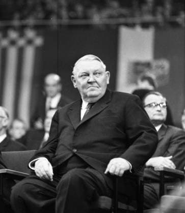 Persönlichkeiten aus 1965-71 DEU, Deutschland, Dortmund: Persönlichkeiten aus der Politik, Wirtschaft und Kultur aus den Jahren 1965-71. DEU, Germany, Dortmund: Personalities from politics, business and culture from the years 1965-71. *** Local Caption *** Ludwig Erhard ( CDU) NRW *** Personalities from politics, business and culture from the years 1965 71 DEU, Germany, Dortmund Personalities from politics, business and culture from the years 1965 71 Local Caption Ludwig Erhard CDU NRW