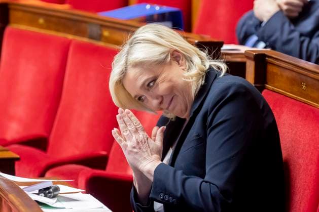 News Themen der Woche KW12 News Bilder des Tages Paris, France March 20, 2023 - Session at the National Assembly dedicated to the vote of no confidence (Motion de censure) against the government after the release of the article 49.3 - Marine Le Pen REFORME DES RETRAITES, POLITIQUE, HEMICYCLE, ASSEMBLEE NATIONALE, DEPUTE, VOTE, DEMOCRATIE, PARLEMENTAIRE, DEPUTE  Copyright: xVincentxIsorex
