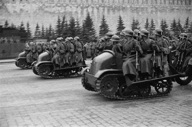 Military parade on Red Square 2817538 07.11.1939 A military parade on Red Square, November 7, 1939. Anatoliy Garanin Sputnik Moscow Russia  Copyright: xAnatoliyxGaraninx