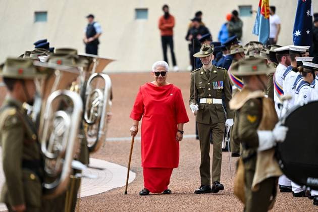 Bilder des Jahres 2023, Entertainment 03 März Entertainment Themen der Woche KW12 Entertainment Bilder des Tages FIAMÄ? NAOMI MATA AFA, Samoan Prime Minister FiamÄ Naomi Mata afa inspects the guard of honour during an official welcome ceremony at Parliament House in Canberra, Wednesday, March 22, 2023. ( NO ARCHIVING, EDITORIAL USE ONLY, NO USE IN BOOKS WITHOUT CONSENT CANBERRA ACT AUSTRALIA  Copyright: xLUKASxCOCHx 20230322001777720650