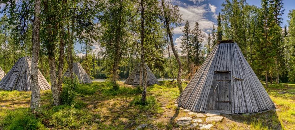 Ankerede Ankerede, Sweden - 12 July, 2021: view of many historic Sami Lavvu huts or wooden tipis in Ankerede in northern Sweden Copyright: xZoonar.com NandoxLardix 17414160