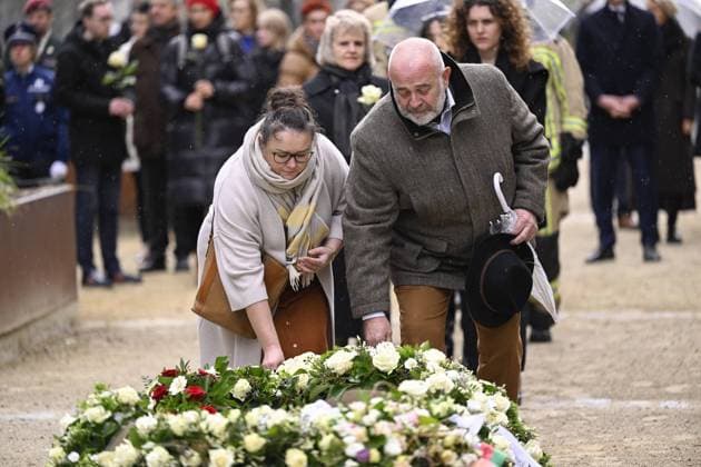 News Themen der Woche KW12 A ceremony is organized at the memorial monument in the Brussels Wetstraat rue de la Loi to commemorate the 2016 terrorist attacks in Brussels, Wednesday 22 March 2023. On March 22 2016, 32 people were killed and 324 got injured in suicide bombings at Zaventem national airport and Maalbeek Maelbeek metro station, which were claimed by ISIL.  LAURIExDIEFFEMBACQ 63507415