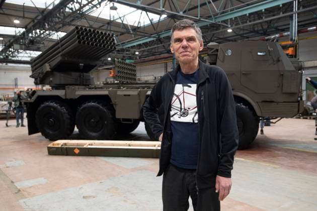 News Themen der Woche KW12 News Bilder des Tages RM-70 rocket launcher will be sent to Ukraine over next few weeks, as over 30 million crowns were collected for it in Czech Gift for Putin collection. Rocket launcher RM-70 in Policka, Czech Republic, March 23, 2023. Pictured Dalibor Dedek, founder of the project. (CTKxPhoto JosefxVostarek) CTKPhotoP2023032303520  CTKPhotoP2023032303520