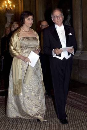 STOCKHOLM 20021211 The swedish royal couple held a dinner for the Nobel Prize laureates at Stockholm castle in Stockholm, December 11, 2002. Picture: Economic laureate Daniel Kahneman with his wife STOCKHOLM SVERIGE x30230x *** STOCKHOLM 20021211 The swedish royal couple held a dinner for the Nobel Prize laureates at Stockholm castle in Stockholm, December 11, 2002 Picture Economic laureate Daniel Kahneman with his wife STOCKHOLM SVERIGE x30230x  Copyright: xClaudioxBresciani TTx NOBEL2002 KUNGAMIDDAG