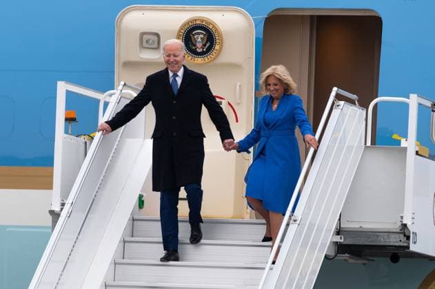 March 23, 2023, Ottawa, ON, Canada: U.S. President Joe Biden and First Lady Jill Biden arrive at Ottawa Macdonald Cartier International Airport ahead of an official state visit in Ottawa, Thursday, March 23, 2023. Ottawa Canada  - ZUMAc35_ 20230323_zaf_c35_100 Copyright: xSpencerxColbyx
