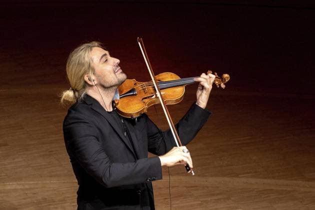 Bilder des Jahres 2023, Entertainment 03 März Entertainment Themen der Woche KW12 Entertainment Bilder des Tages David Garrett Trio gastiert in der Philharmonie Essen *** NUR FÜR REDAKTIONELLE ZWECKE *** EDITORIAL USE ONLY ***<p>David Garrett, künstlerische Leitung und Violine, gastiert am Donnerstag, 23. März 2023, mit seiner Iconic-Tour in der Philharmonie Essen. Unterstützt wird er dabei von den Musikern Rogier van Wegberg, Bass und Gitarre, und Franck van der Heijden, Gitarre, nicht im Bild. Deutschland Nordrhein-Westfalen Essen Copyright: BastianxHaumann *** David Garrett Trio makes a guest appearance at the Philharmonie Essen EDITORIAL USE ONLY p David Garrett, artistic director and violin, makes a guest appearance with his Iconic Tour at the Philharmonie Essen on Thursday, March 23, 2023 He will be supported by musicians Rogier van Wegberg, Copyright: BastianxHaumann doc7pgp9lh21js3h23ql4l ,EDITORIAL USE ONLY