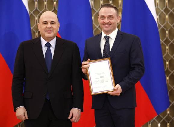 Russia Mishustin Media Award 8397974 24.03.2023 Prime Minister Mikhail Mishustin presents an award to Askold Zapashny, the artistic director of the circus, during a ceremony an awarding ceremony for contribution to the culture industry, in Moscow, Russia. Dmitry Astakhov Sputnik Moscow Russia  Copyright: xDmitryxAstakhovx