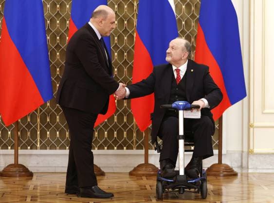 Russia Mishustin Media Award 8398012 24.03.2023 Prime Minister Mikhail Mishustin presents an award to Sergey Shub, CEO of the St. Petersburg Baltic House Theater Festival and founder of the Association of Russian Theatres Abroad, promoting Russian culture and theater overseas during a ceremony to present government awards in the field of culture for 2022, in Moscow, Russia. Dmitry Astakhov Sputnik Moscow Russia  Copyright: xDmitryxAstakhovx