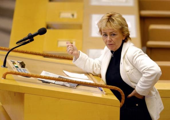 STOCKHOLM 20041014 Moderaternas Beatrice Ask talar under den extra debatten i riksdagen pa torsdagen, om den svenska kriminalvarden. STOCKHOLM SVERIGE x75906x *** STOCKHOLM 20041014 The Moderate Partys Beatrice Ask speaks during the extra debate in the Swedish Parliament on Thursday, about the Swedish criminal justice system STOCKHOLM SWEDEN x75906x  Copyright: xFREDRIKxPERSSONx FÄNGELSE DEBATT