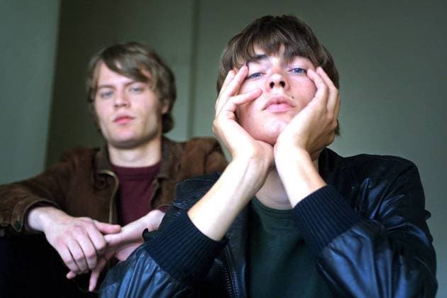 STOCKHOLM 020708 Debutanterna Mando Diao fran Borlänge har en färsk fyraspars-cd ute och riktigt gott självförtroende. Sommaren tillbringar de pa turnÃ med Kalasgänget. Till vänster Björn Dixgard, till höger Gustaf NorÃ n, bada sangare, gitarrister och latskrivare. STOCKHOLM SVERIGE x76022x *** STOCKHOLM 020708 The debutants Mando Diao from Borlänge have a new four-track CD out and a lot of self-confidence They are spending the summer on tour with Kalasgänget To the left Björn Dixgard, to the right Gustaf NorÃ n, both singers, guitarists and writers STOCKHOLM SWEDEN x76022x  Copyright: xANDREASxBARDELLx MANDO DIAO