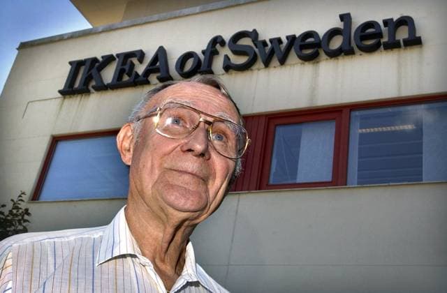 Ingvar Kamprad, founder and leader of the Swedish company IKEA, stands outside the company s head office in Almhult in this August 6, 2002 file photo. Kamprad, the Swede who founded furniture retail chain IKEA, has overtaken MicrosoftÂ’s Bill Gates as the worldÂ’s richest man, Swedish TV news reported on Sunday. Citing next weekÂ’s edition of the Swedish business weekly Veckans Affarer, public service SVT2 television said Kamprad, 77, has a personal fortune of 400 billion crowns ($53 billion). (SWEDEN, NORWAY DENMARK OUT) (NO THIRD PARTY SALES) REUTERS Claudio Bresciani SCANPIX ALMHULT France (French Republic) DIP x10090x *** Ingvar Kamprad, founder and leader of the Swedish company IKEA, stands outside the companys head office in Alm  Copyright: xClaudioxBresciani TTx OBIT INVAR KAMPRAD