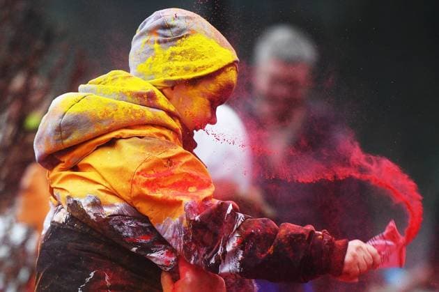 News Themen der Woche KW12 News Bilder des Tages Russia Holi Festival 8398416 25.03.2023 A child takes part in Holi Festival of Colours in the Indian culture centre, in Moscow, Russia. Ramil Sitdikov Sputnik Moscow Russia  Copyright: xRamilxSitdikovx