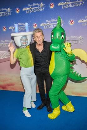 Entertainment Themen der Woche KW13 Entertainment Bilder des Tages Peter Maffay - Gaesteankunft zu Happy Birthday Tabaluga von SAT.1 im Zoo Palast in Berlin am 27.03.2023. Happy Birthday Tabaluga *** Peter Maffay guest arrival to Happy Birthday Tabaluga of SAT 1 in the Zoo Palast in Berlin on 27 03 2023 Happy Birthday Tabaluga