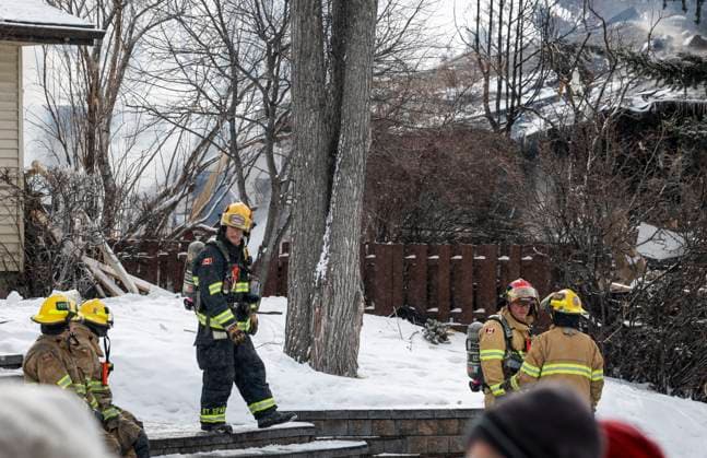 March 27, 2023, Calgary, AB, CANADA: Firefighters attend the scene of a house explosion that injured several people, destroyed one home and damaged others in Calgary, Alta., Monday, March 27, 2023. Calgary CANADA  - ZUMAc35_ 20230327_zaf_c35_093 Copyright: xJeffxMcintoshx