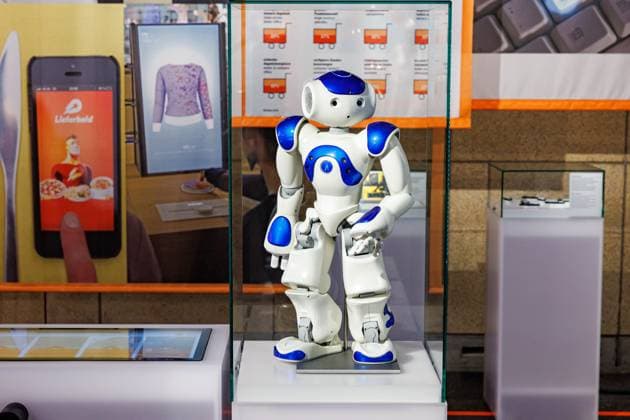 The speech robot Nao helps children learn a second language The DeutschlandDigital exhibition from 24 March 2023 to 04 February 2024 at the Haus der Geschichte in Bonn 30 03 2023 Bonn Gronau NRW Germany
