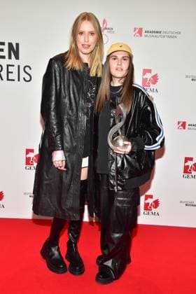 German MusicAuthorsAward 2023 Lea, civil Lea Marie Becker Luna, civil Alina StriedL Arrival red carpet to the 14 award ceremony, German MusicAuthorsAward 2023 on 30 March in Berlin Photopress Mueller