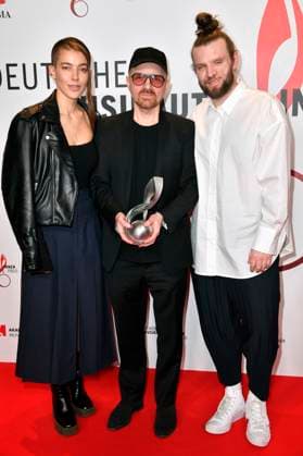 Robin Grubert with Alina Süggeler and Andreas Weizel from Frida Gold at the 14 German Music Authors Award of GEMA 2023 at The Ritz Carlton Hotel Berlin, 30 03 2023 Foto:xN.xKubelkax xFuturexImage