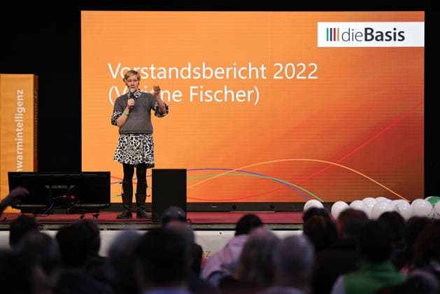 News Themen der Woche KW13 News Bilder des Tages Viviane Fischer Viviane Fischer, Vorstand, beim Bundesparteitag dieBasis in Braunschweig; 31 03 2023 - *** Viviane Fischer Viviane Fischer, Executive Board, at the national party conference dieBasis in Braunschweig 31 03 2023 