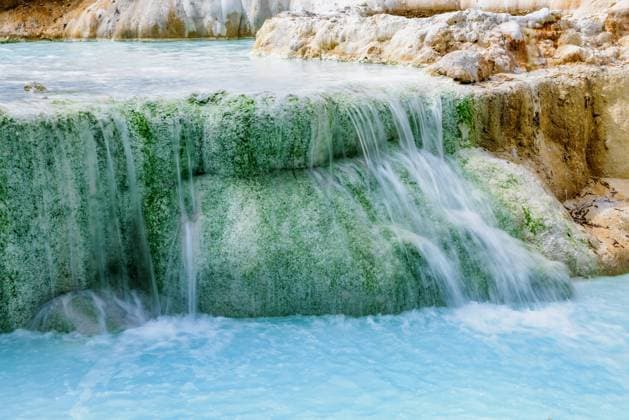 Bagni di San Filippo Bagni di San Filippo, eine heiße Thermalquelle in der Toskana, Italien. Bagni di San Filippo, hot springs in Tuscany, Italy. Copyright: xZoonar.com DirkxRueterx 19138988