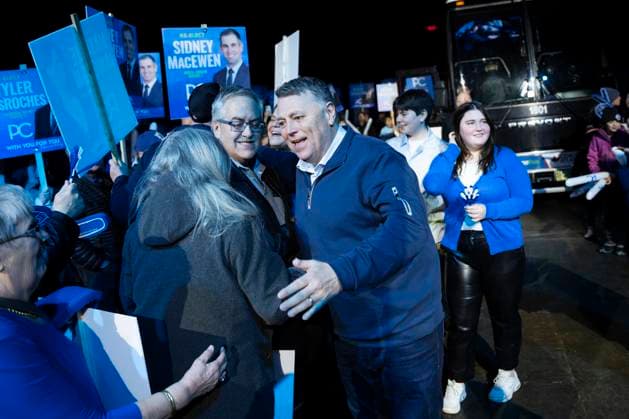 April 1, 2023, Charlottetown, PEI, Canada: PEI Progressive Conservative Leader Dennis King greets supporters as he arrives at a rally in Charlottetown, PEI on Saturday, April 1, 2023. Charlottetown Canada  - ZUMAc35_ 20230401_zaf_c35_065 Copyright: xDarrenxCalabresex