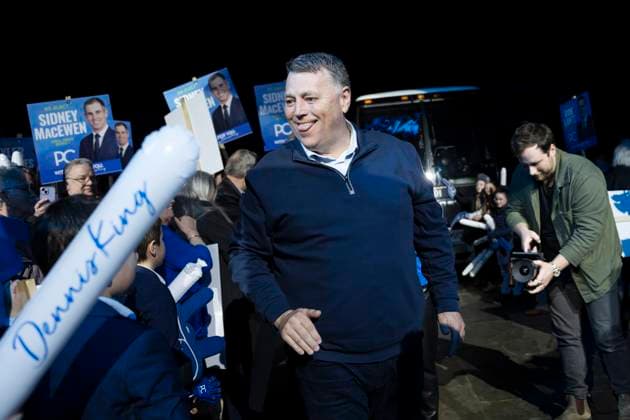 April 1, 2023, Charlottetown, PEI, Canada: PEI Progressive Conservative Leader Dennis King greets supporters as he arrives at a rally in Charlottetown, PEI on Saturday, April 1, 2023. Charlottetown Canada  - ZUMAc35_ 20230401_zaf_c35_103 Copyright: xDarrenxCalabresex