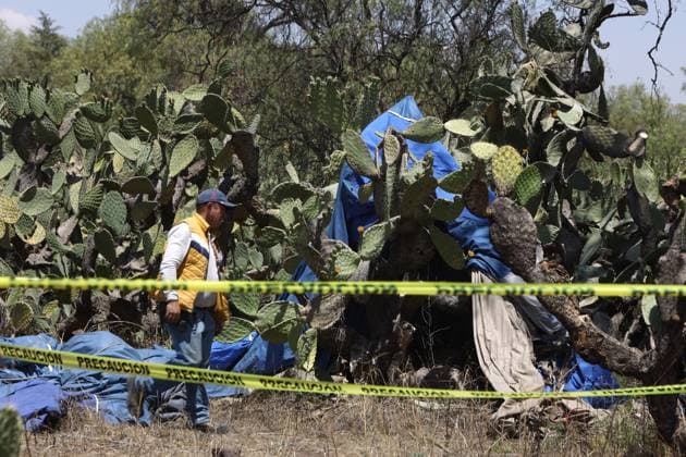 April 1, 2023, State of Mexico, Mexico: National Guard and Experts investigate the crash area, where a hot air balloon caught fire in mid-flight in the Teotihuacan archaeological zone, 2 persons died and a minor was injured as a result of of the tragic accident. on April 1, 2023 in the State of Mexico, Mexico. Teotihuacan Mexico - ZUMAe321 20230402_zia_e321_059 Copyright: xMarianaxBaex