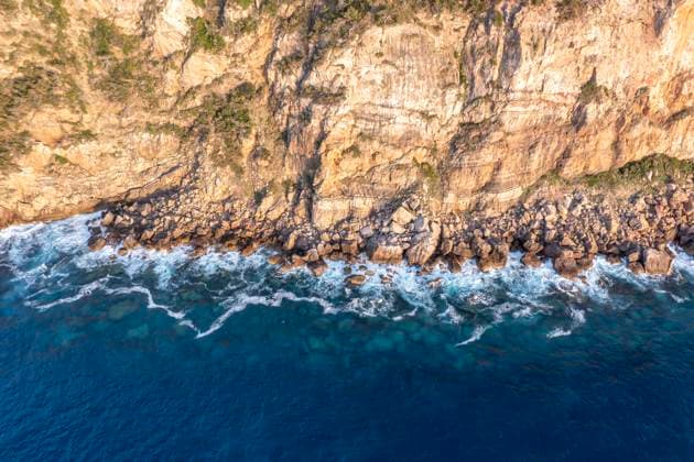 Creative Highlights World Luftaufnahme, Blick nach unten, Steinige Küste und Meer, Mallorca, Spanien, Europa *** aerial view, View to below, Stony Coast and Sea, majorca, Spain, Europe Copyright: imageBROKER/MoritzxWolf ibxmmw09152602.jpg