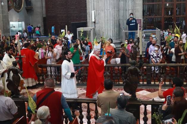 Palm Sunday Mass As part of Holy Week April 2, 2023 in Mexico City, Mexico: Cardinal Carlos Aguiar Retes, Primate Archbishop of Mexico, offers a Palm Sunday Mass at the Metropolitan Cathedral of Mexico City, on the occasion of the beginning of Holy Week. On April 2, 2023 in Mexico City, Mexico. (Photo by Carlos Santiago Eyepix Group) Copyright: xCarlosxSantiagox xEyepixxGroupx CS202304025825