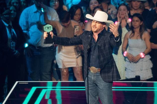 April 2, 2023, Austin, TX, USA: Cody Johnson, winner of Performance of the Year speaks onstage during the 2023 CMT Music Awards at Moody Center on April 02, 2023 in Austin, Texas. Austin USA - ZUMAs181 20230402_zea_s181_273 Copyright: xAmyxPricex