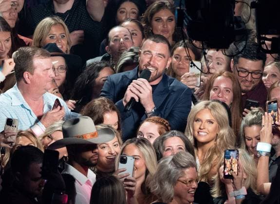 April 2, 2023, Austin, TX, USA: NFL Player Travis Kelce speaks during the 2023 CMT Music Awards at Moody Center on April 02, 2023 in Austin, Texas. Austin USA - ZUMAs181 20230402_zea_s181_286 Copyright: xAmyxPricex