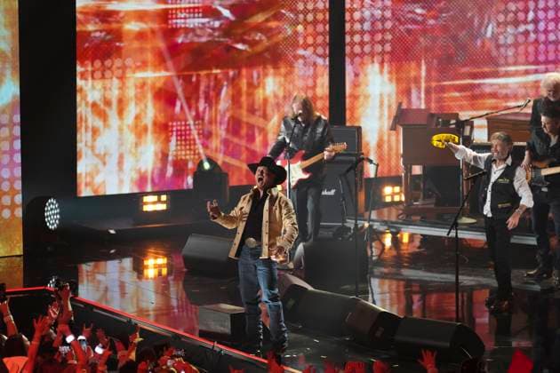 April 2, 2023, Austin, TX, United States: A Lynrd Skynrd tribute finale featuring SLASH, BILLY GIBBONS, LEANN RIMES, CODY JOHNSON, PAUL RODGERS, WARREN HAYNES and WYNONNA JUDD at the 2023 Country Music Awards (CMT) held for the first time in Austin, Texas on April 2, 2023 at the Moody Center before a sold out crowd. Austin United States - ZUMAd150 20230402_znp_d150_296 Copyright: xBobxDaemmrichx