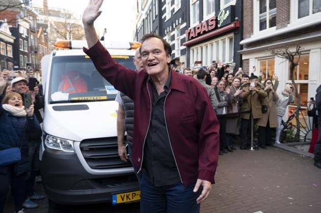 Bilder des Jahres 2023, Entertainment 04 April Entertainment Themen der Woche KW14 Entertainment Bilder des Tages AMSTERDAM - Quentin Tarantino leaves the Athenaeum bookstore after a signing session. The American director is in the capital for a few days to promote his new book Cinema Speculation. ANP EVERT ELZINGA netherlands out - belgium out  Copyright: xx x466342196x originalFilename: 466342196.jpg