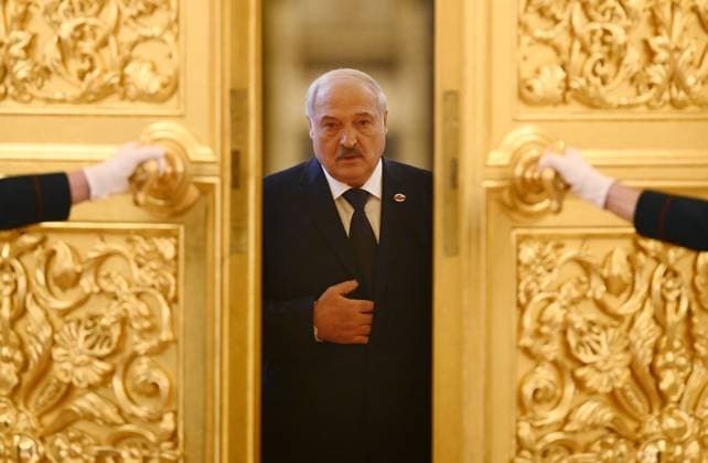 Bilder des Jahres 2023, News 04 April News Themen der Woche KW14 News Bilder des Tages Moskau, russisch-belarussische Regierungskonsultationen Russia Belarus Union State Supreme Council 8405956 06.04.2023 Belarusian President Alexander Lukashenko arrives for a meeting of the Supreme State Council of the Union State of Russia and Belarus at the Kremlin in Moscow, Russia. Vladimir Astapkovich Sputnik Moscow Russia  Copyright: xVladimirxAstapkovichx