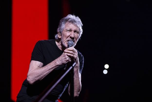 Bilder des Jahres 2023, Entertainment 04 April Entertainment Themen der Woche KW14 Entertainment Bilder des Tages AMSTERDAM - Pink Floyd icon Roger Waters during a performance in the Ziggo Dome. ANP EVA PLEVIER netherlands out - belgium out  Copyright: xx x466527319x originalFilename: 466527319.jpg